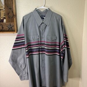 Wrangler Gray and Pink Casual Button Down Shirt